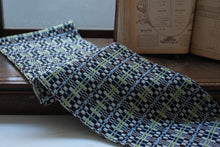 画像をギャラリービューアに読み込む, 佐藤かれん モンカベルテ織りマフラー 3