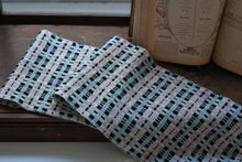 画像をギャラリービューアに読み込む, 佐藤かれん モンカベルテ織りマフラー 6