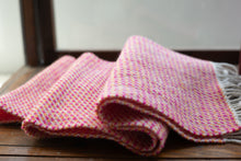 画像をギャラリービューアに読み込む, 佐藤かれん あや織りのマフラー 1