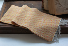 画像をギャラリービューアに読み込む, 佐藤かれん あや織りのマフラー 5