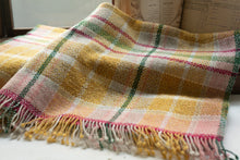 画像をギャラリービューアに読み込む, 佐藤かれん ラムウールのひざ掛け(ピンク)