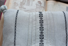 画像をギャラリービューアに読み込む, 佐藤かれん ダーラドレル織りのクッション (モノトーン)