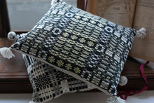 画像をギャラリービューアに読み込む, 佐藤かれん ダーラドレル織りのクッション (イエロー)