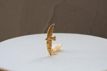 画像をギャラリービューアに読み込む, 滑空鳥のイヤークリップ(18金コーティング)