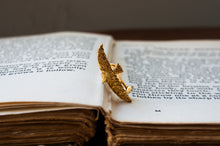 画像をギャラリービューアに読み込む, 滑空鳥のイヤークリップ(18金コーティング)