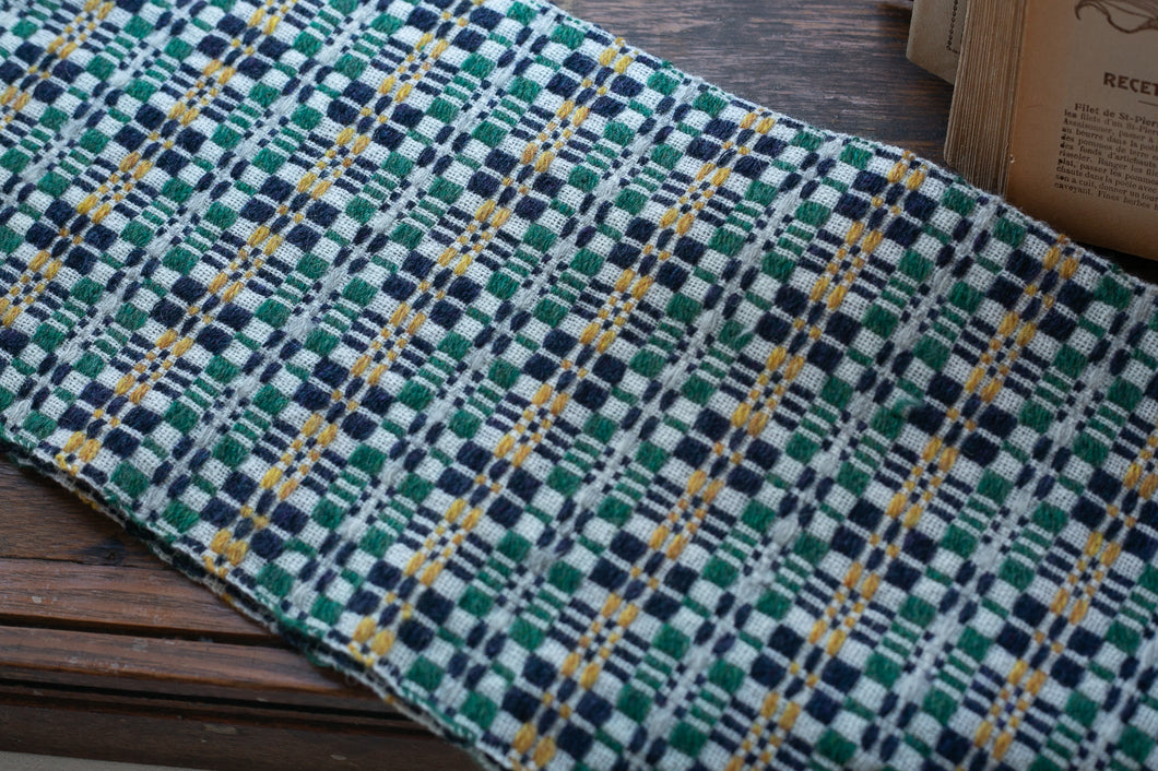 佐藤かれん　モンカベルテ織りマフラー　１