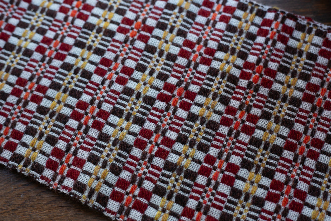 佐藤かれん　モンカベルテ織りマフラー　２