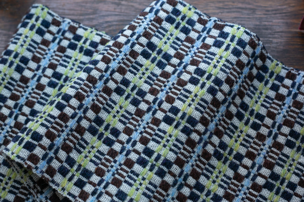 佐藤かれん　モンカベルテ織りマフラー　３