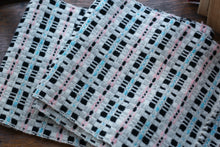 画像をギャラリービューアに読み込む, 佐藤かれん　モンカベルテ織りマフラー　６
