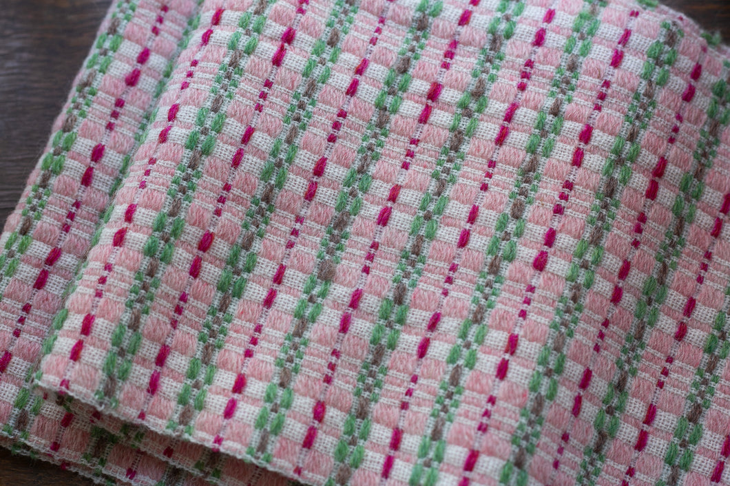 佐藤かれん　モンカベルテ織りマフラー　７