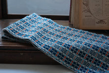 画像をギャラリービューアに読み込む, 佐藤かれん　モンカベルテ織りマフラー　８
