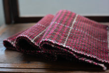 画像をギャラリービューアに読み込む, 佐藤かれん　千鳥格子のラムウールマフラー　３
