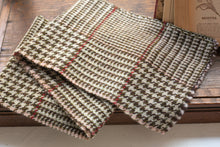 画像をギャラリービューアに読み込む, 佐藤かれん　千鳥格子のラムウールマフラー　６
