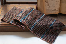 画像をギャラリービューアに読み込む, 佐藤かれん　千鳥格子のラムウールマフラー　７
