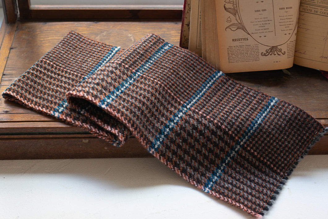 佐藤かれん　千鳥格子のラムウールマフラー　７