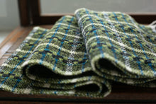 画像をギャラリービューアに読み込む, 佐藤かれん　レース織りのマフラー（グリーン）
