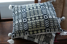 画像をギャラリービューアに読み込む, 佐藤かれん　ダーラドレル織りのクッション　（イエロー）
