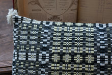 画像をギャラリービューアに読み込む, 佐藤かれん　ダーラドレル織りのクッション　（イエロー）
