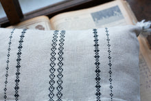 画像をギャラリービューアに読み込む, 佐藤かれん　ダーラドレル織りのクッション　（イエロー）
