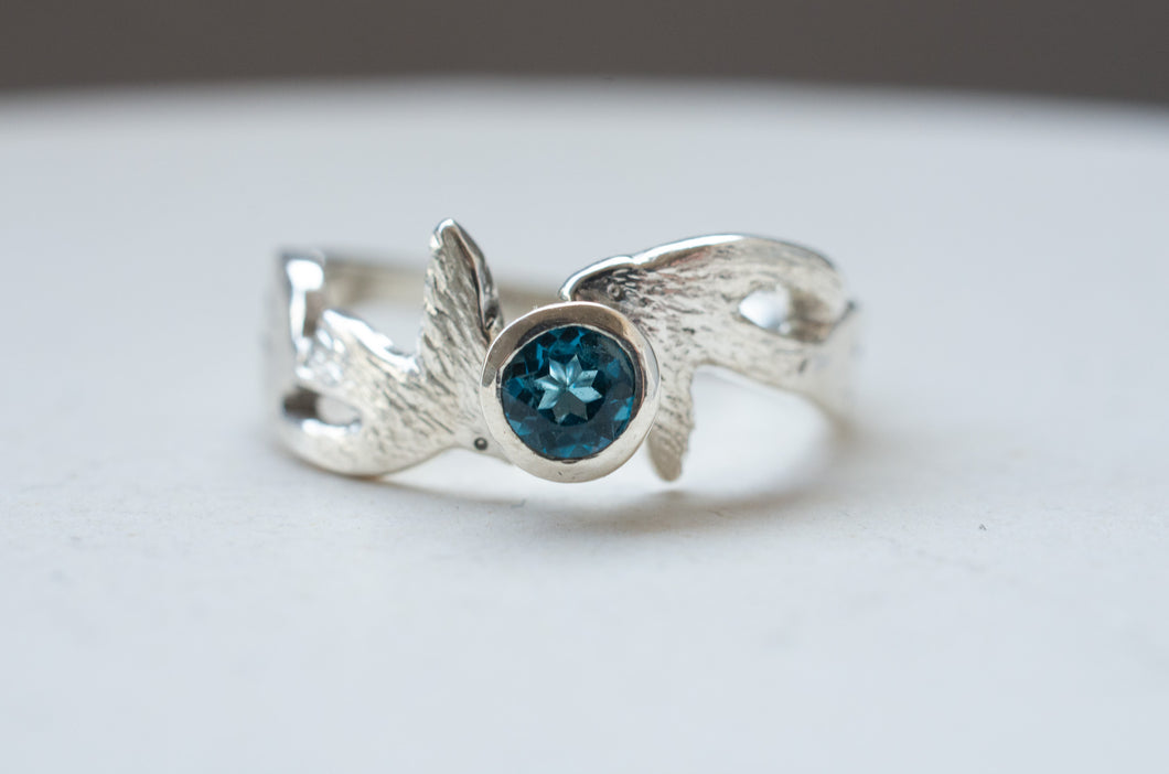 谷内亮太　TOKI no HATE　渡り鳥とロンドンブルートパーズの指環　 Migratory Birds and London Blue Topaz Ring